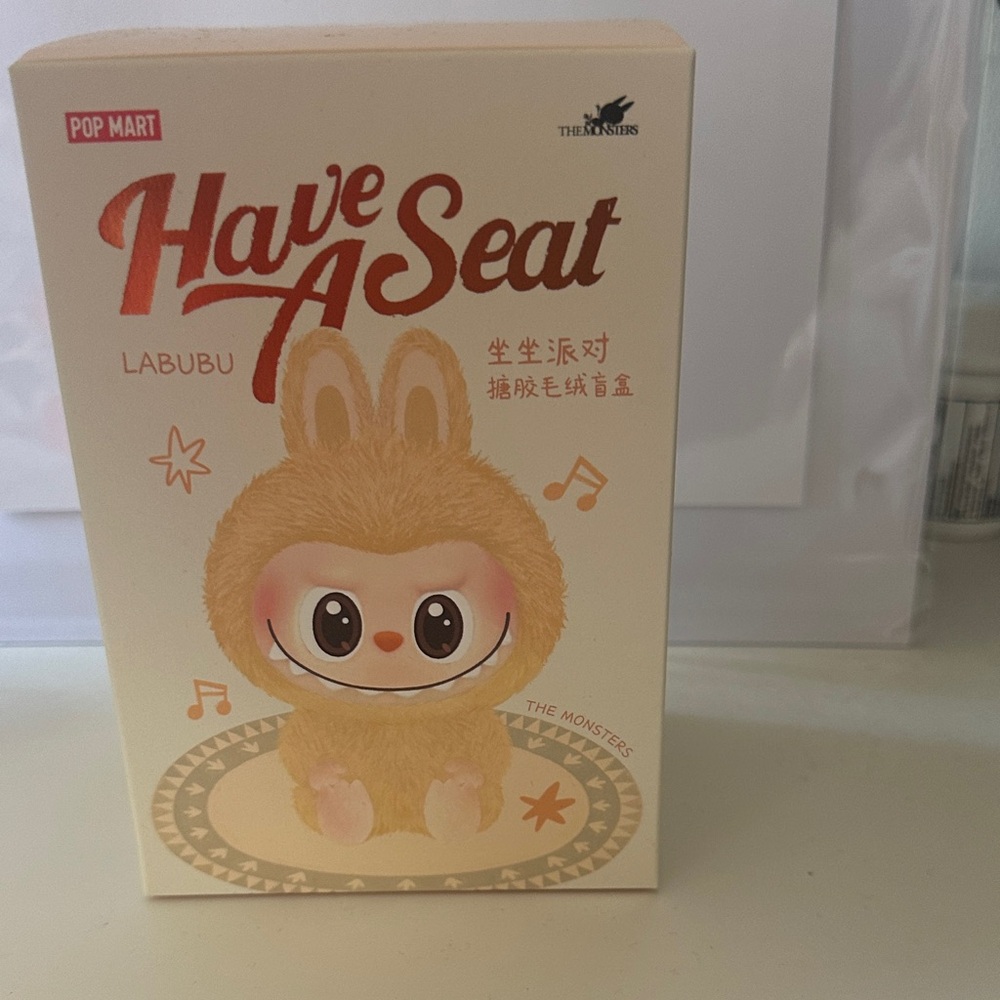 UNOPENED AUTHENTIC Pop Mart Labubu Have A Seat Figure SISI